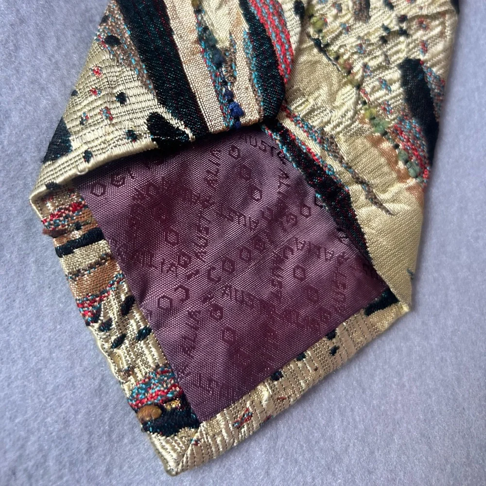 COOGI VTG Men's Gold Abstract Pattern 100% Silk‎ Tie Black Red  Accents